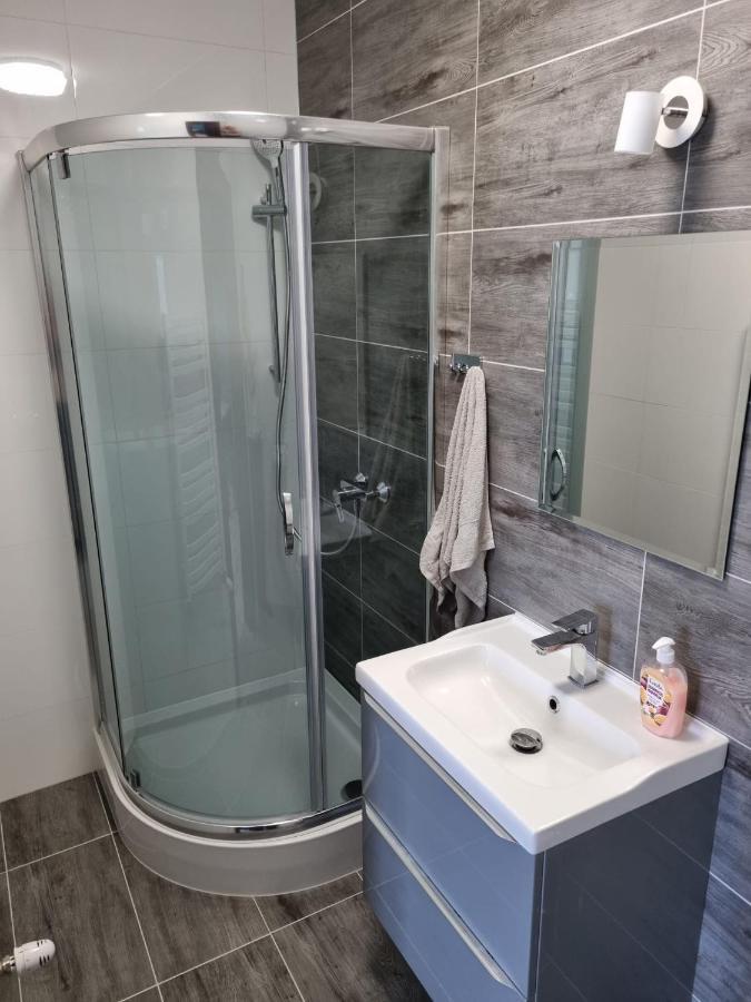 Dom Na Ubocy Appartement Groń Buitenkant foto